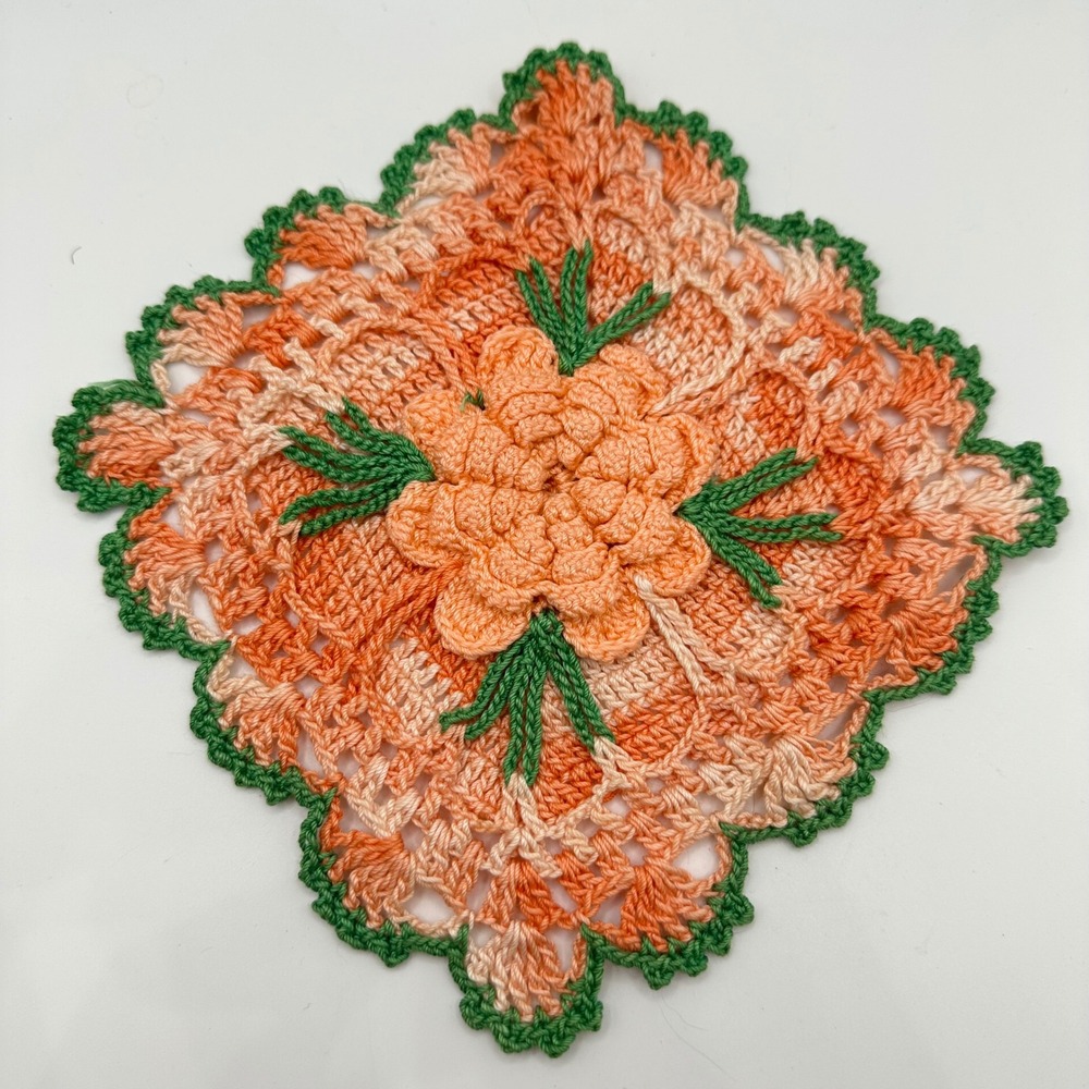 Vintage Handmade Crochet Potholder 3D Flower Peach Green Scalloped Edge 7"